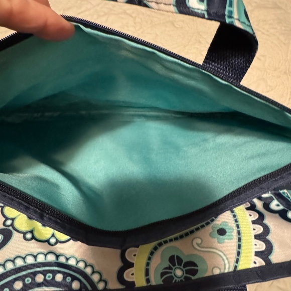 Thirty one True Beauty Bag in Paisley Day - Picture 3 of 10